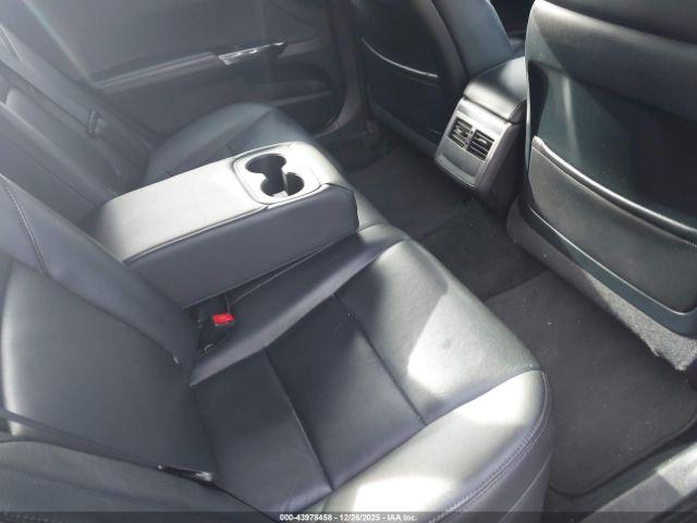 Toyota Avalon Xle Image 3