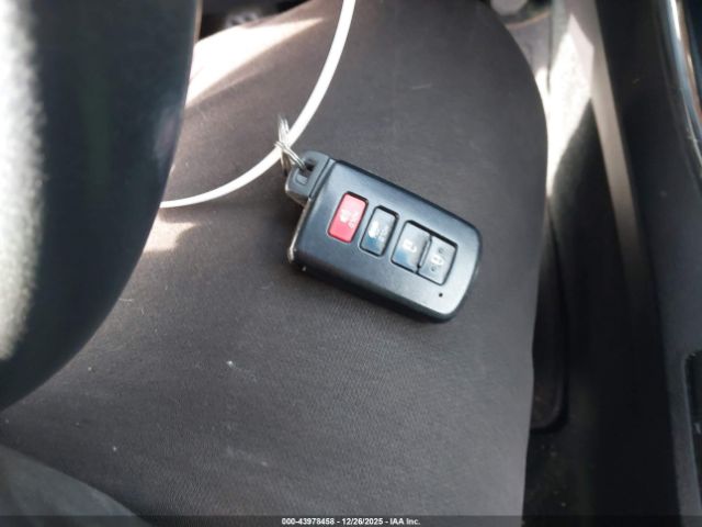 Toyota Avalon Xle Image 11