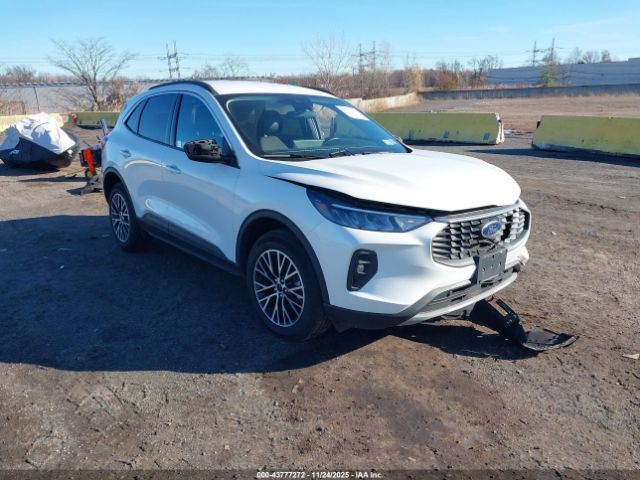 Ford Escape Phev Image 1