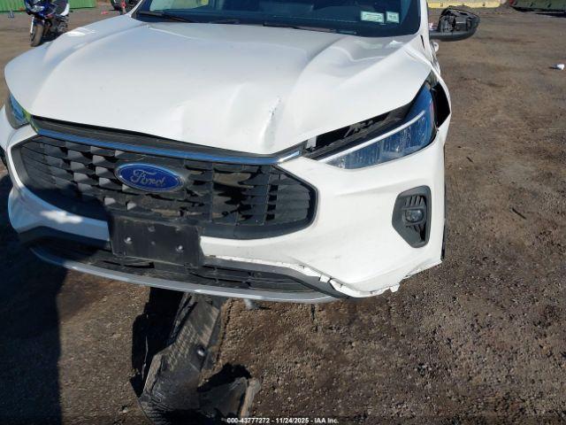 Ford Escape Phev Image 9