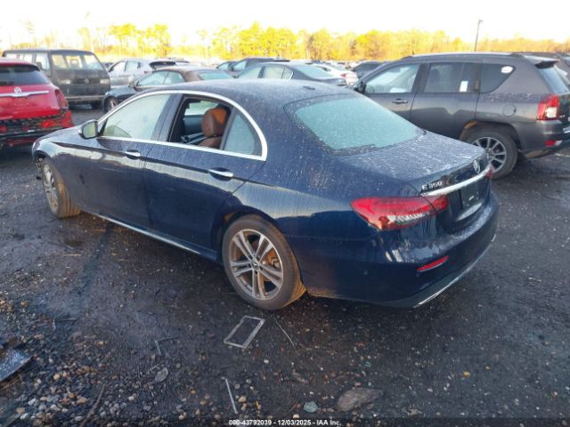 Mercedes-Benz E-Class 4matic Image 3