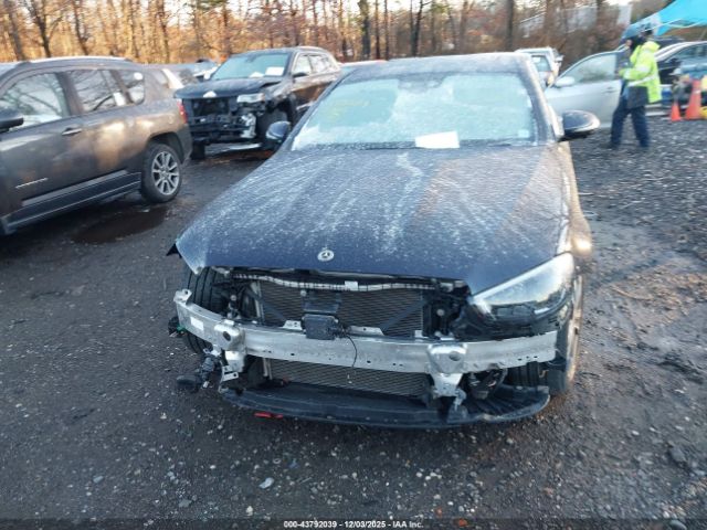 Mercedes-Benz E-Class 4matic Image 12