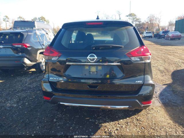 Nissan Rogue S Intelligent Awd Image 17