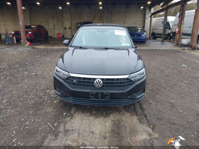 Volkswagen Jetta Image 2