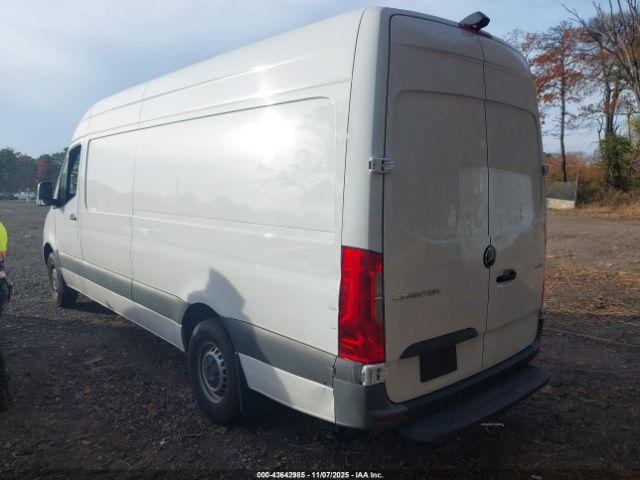 Mercedes-Benz Sprinter High Roof 4-cyl Gas Image 4