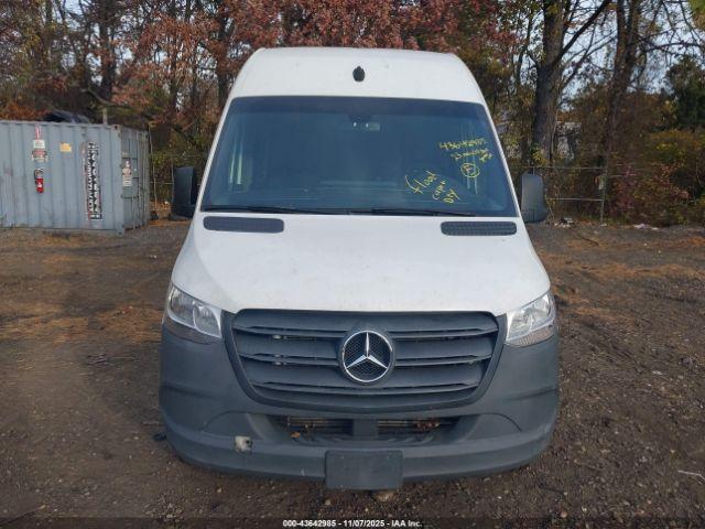 Mercedes-Benz Sprinter High Roof 4-cyl Gas Image 6