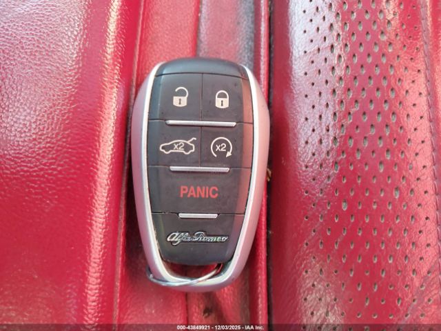 Alfa Romeo Giulia Ti Sport Awd Image 16