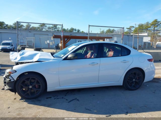 Alfa Romeo Giulia Ti Sport Awd Image 12