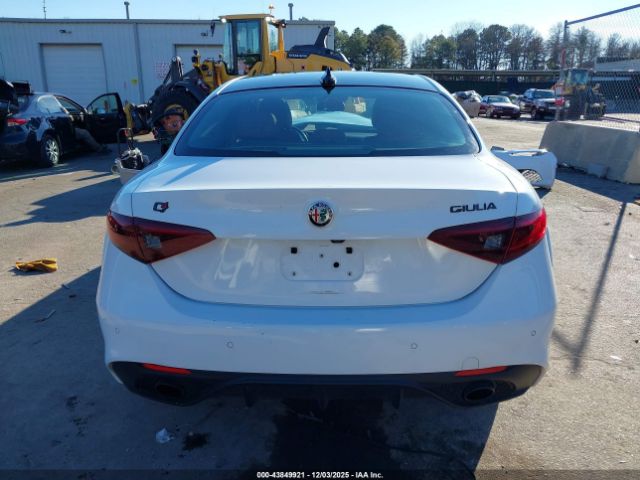 Alfa Romeo Giulia Ti Sport Awd Image 9