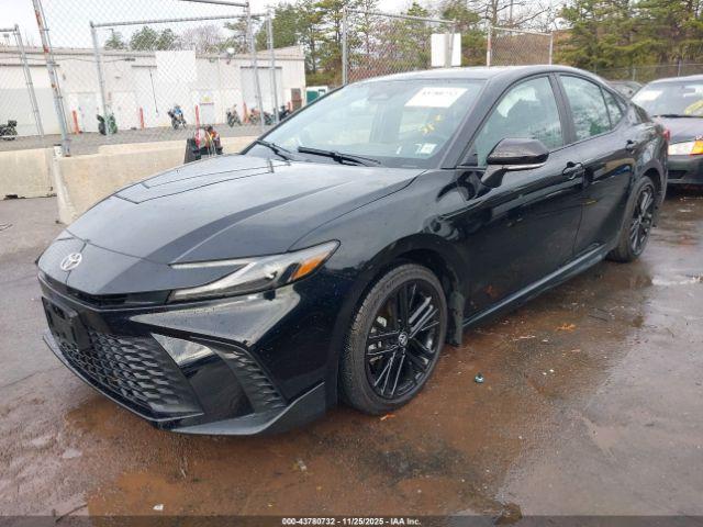 Toyota Camry Se Image 10