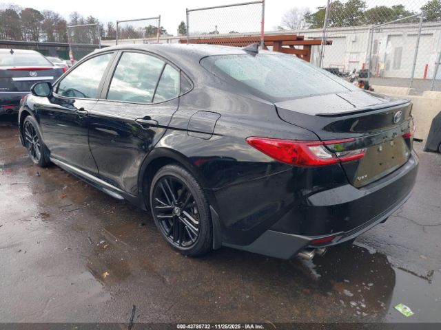 Toyota Camry Se Image 11