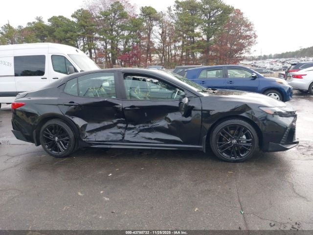 Toyota Camry Se Image 12