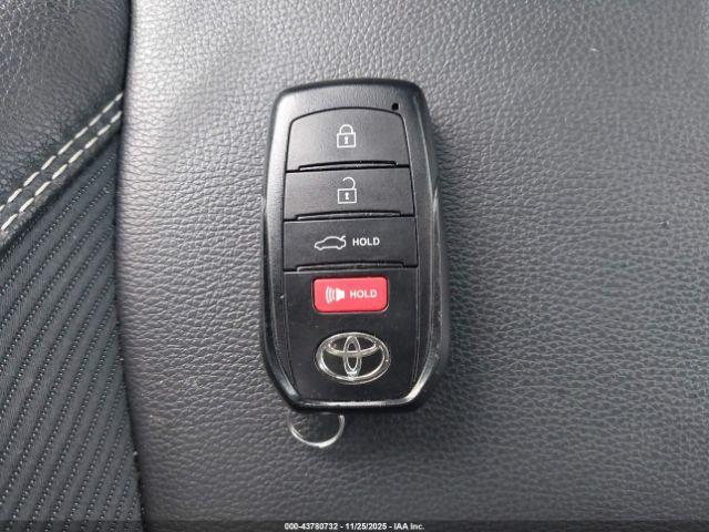 Toyota Camry Se Image 2