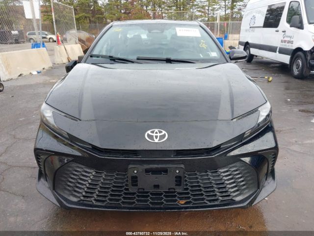 Toyota Camry Se Image 4