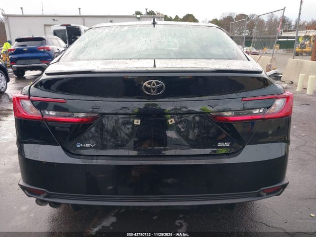 Toyota Camry Se Image 6