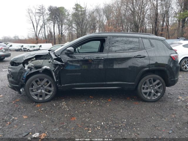 Jeep Compass Limited 4x4 Image 14