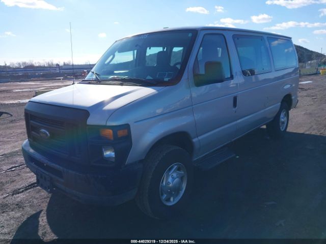 Ford E-250 Image 4