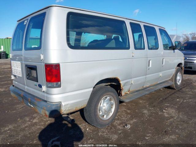Ford E-250 Image 2
