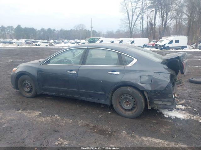 Nissan Altima 2.5 S Image 2