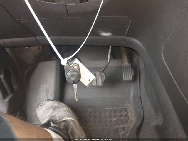 Ford Escape S Image 3