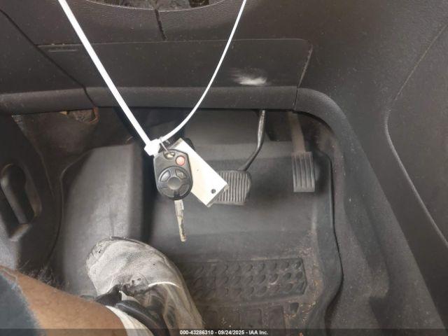 Ford Escape S Image 3