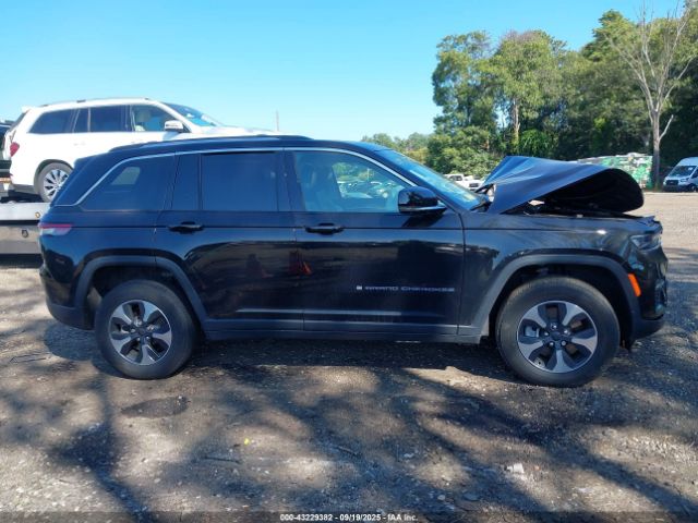 Jeep Grand Cherokee Image 10