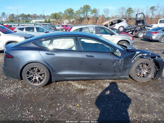 Tesla Model S Image 15