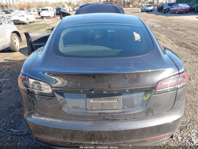 Tesla Model S Image 14