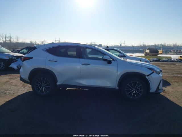 Lexus NX Image 15