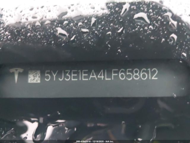 Tesla Model 3 Image 3