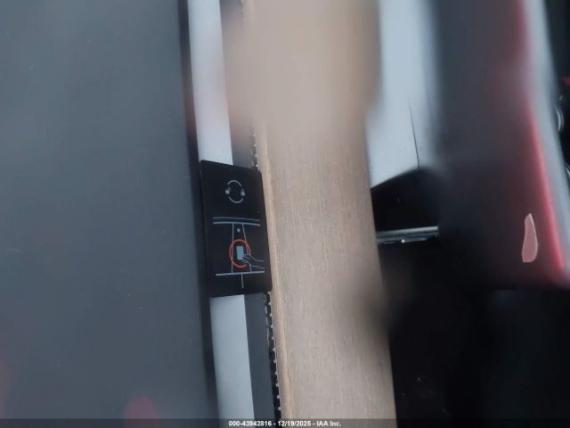 Tesla Model 3 Image 6