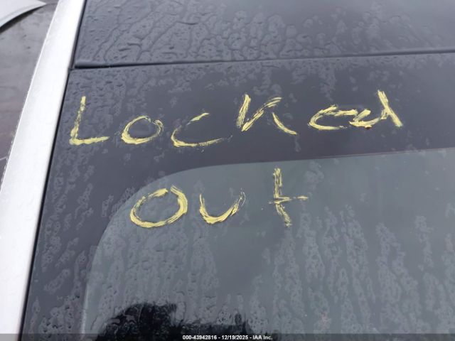 Tesla Model 3 Image 10