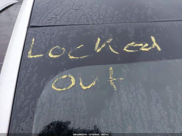 Tesla Model 3 Image 10