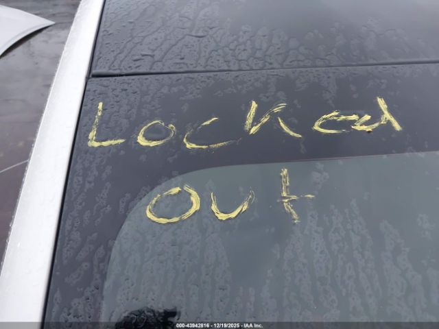 Tesla Model 3 Image 12