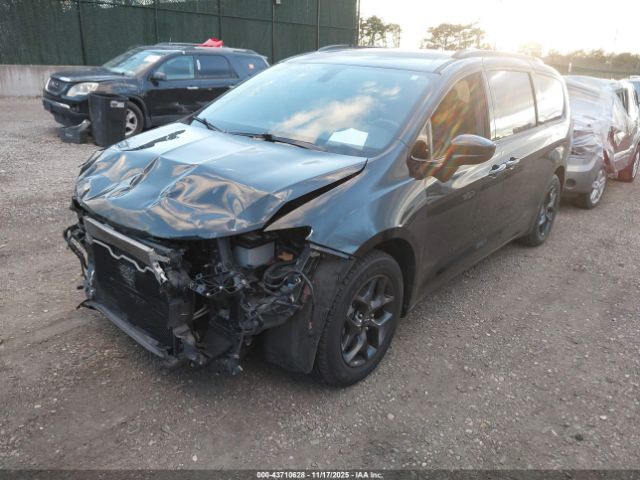 Chrysler Pacifica Touring L Plus Image 14