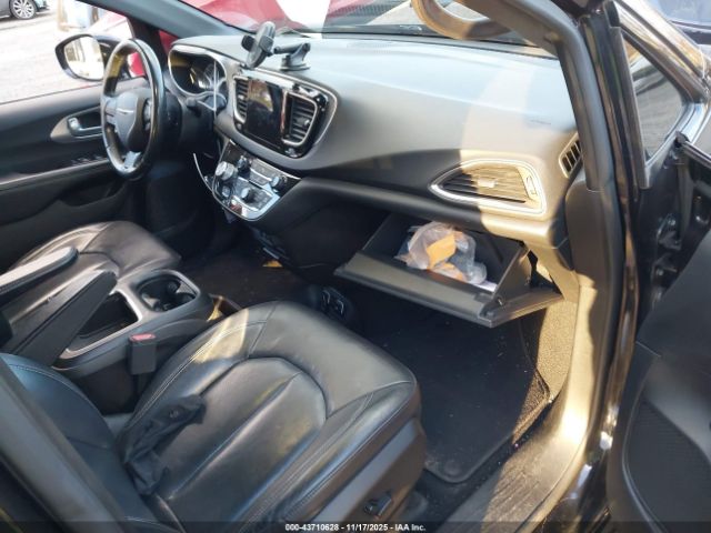 Chrysler Pacifica Touring L Plus Image 13