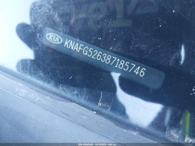 Kia Rondo Lx V6 Image 12