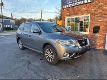  Salvage Nissan Pathfinder