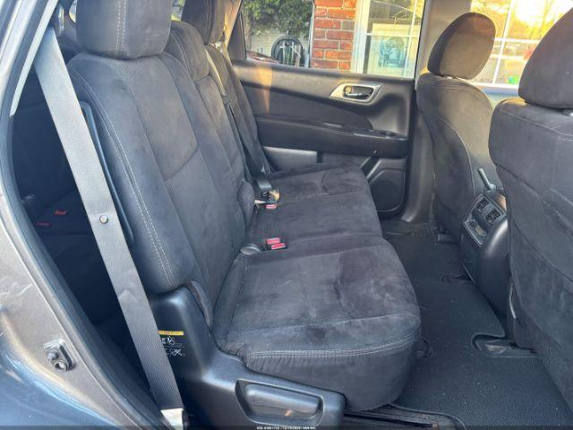 Nissan Pathfinder Sv Image 8