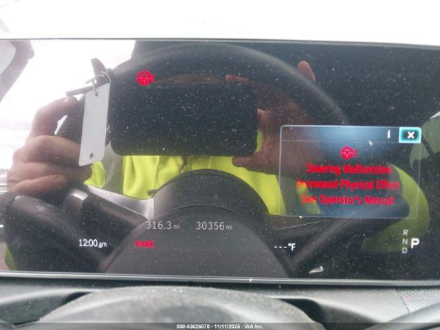 Mercedes-Benz C-Class Sedan Image 10