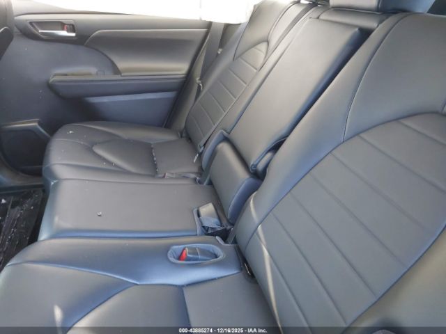 Toyota Highlander Xle Image 2