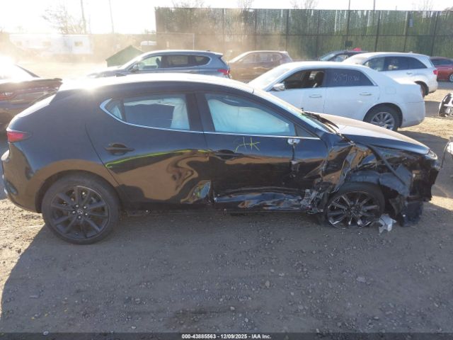 Mazda Mazda3 Premium Package Image 10