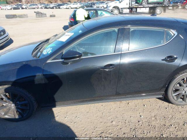 Mazda Mazda3 Premium Package Image 9