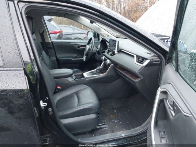 Toyota RAV4 Limited Image 14