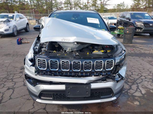 Jeep Compass Limited 4x4 Image 2