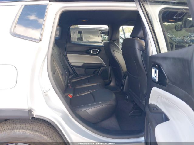 Jeep Compass Limited 4x4 Image 5