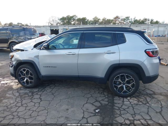 Jeep Compass Limited 4x4 Image 11