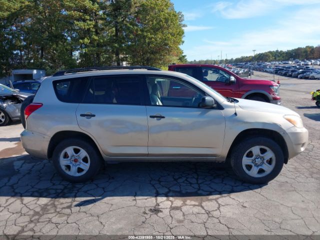 Toyota RAV4 Image 11