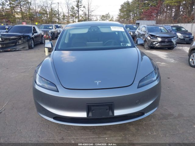 Tesla Model 3 Image 16