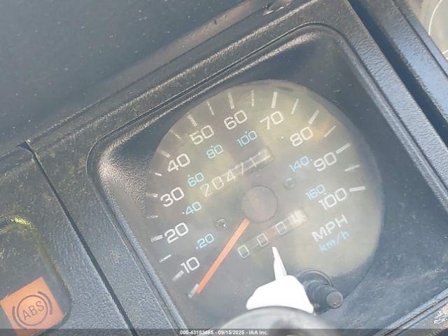 Jeep Wrangler Sahara Image 8